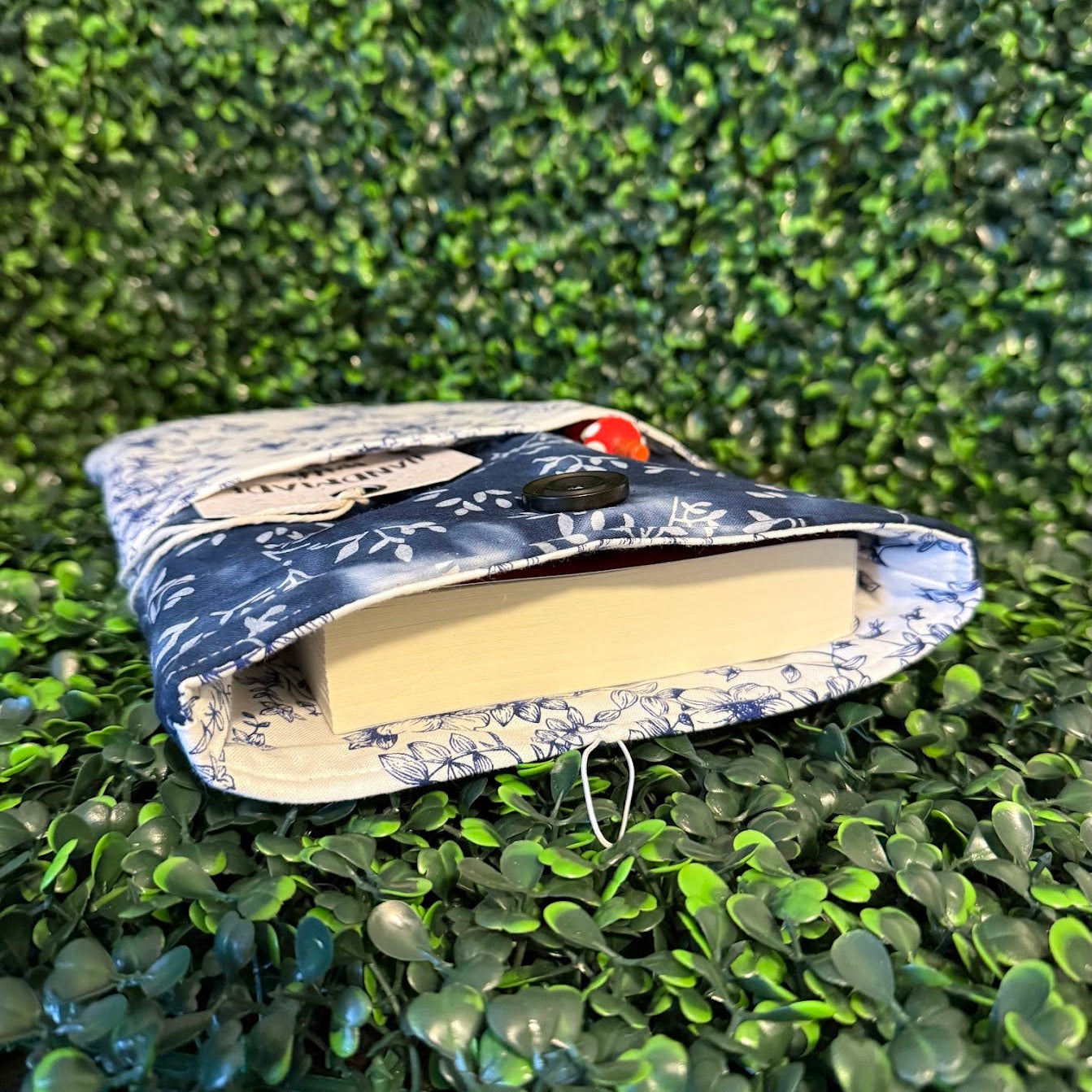 Blue and White Leaf Book Sleeve