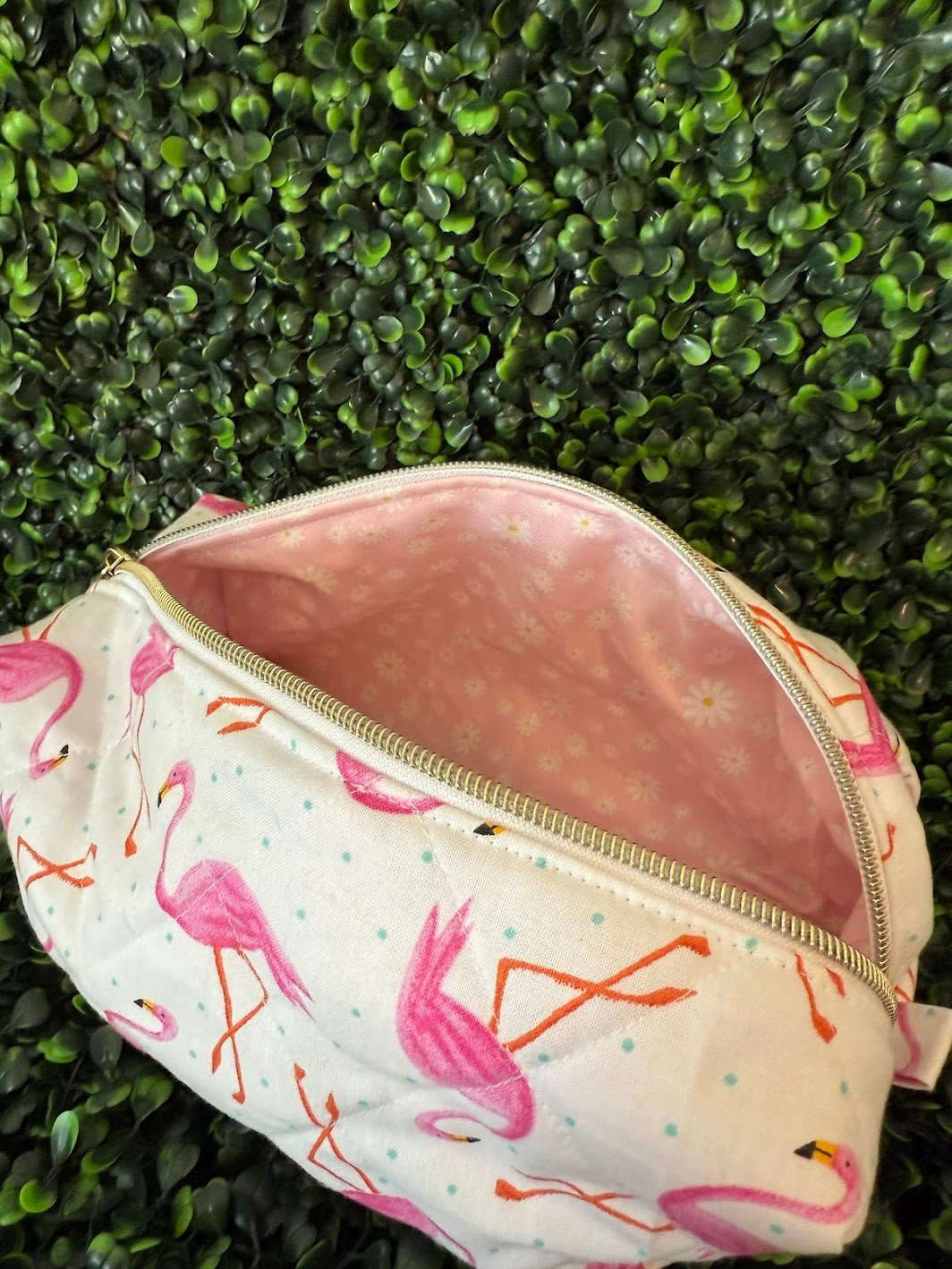 Medium Flamingo Makeup Bag